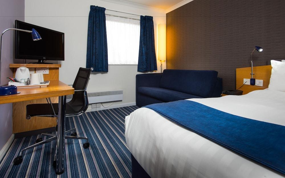 Holiday Inn Express Inverness By Ihg Exterior foto