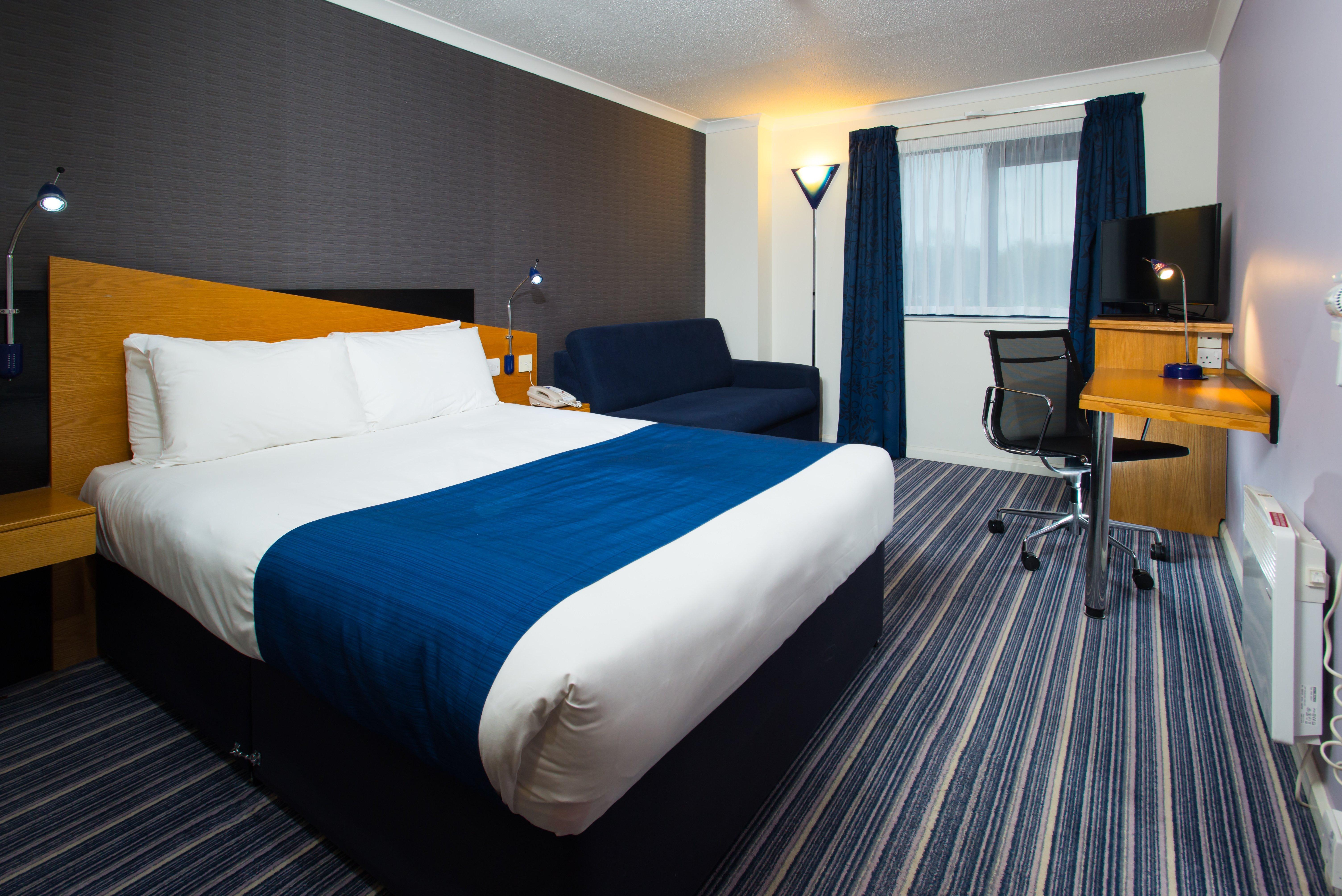 Holiday Inn Express Inverness By Ihg Exterior foto