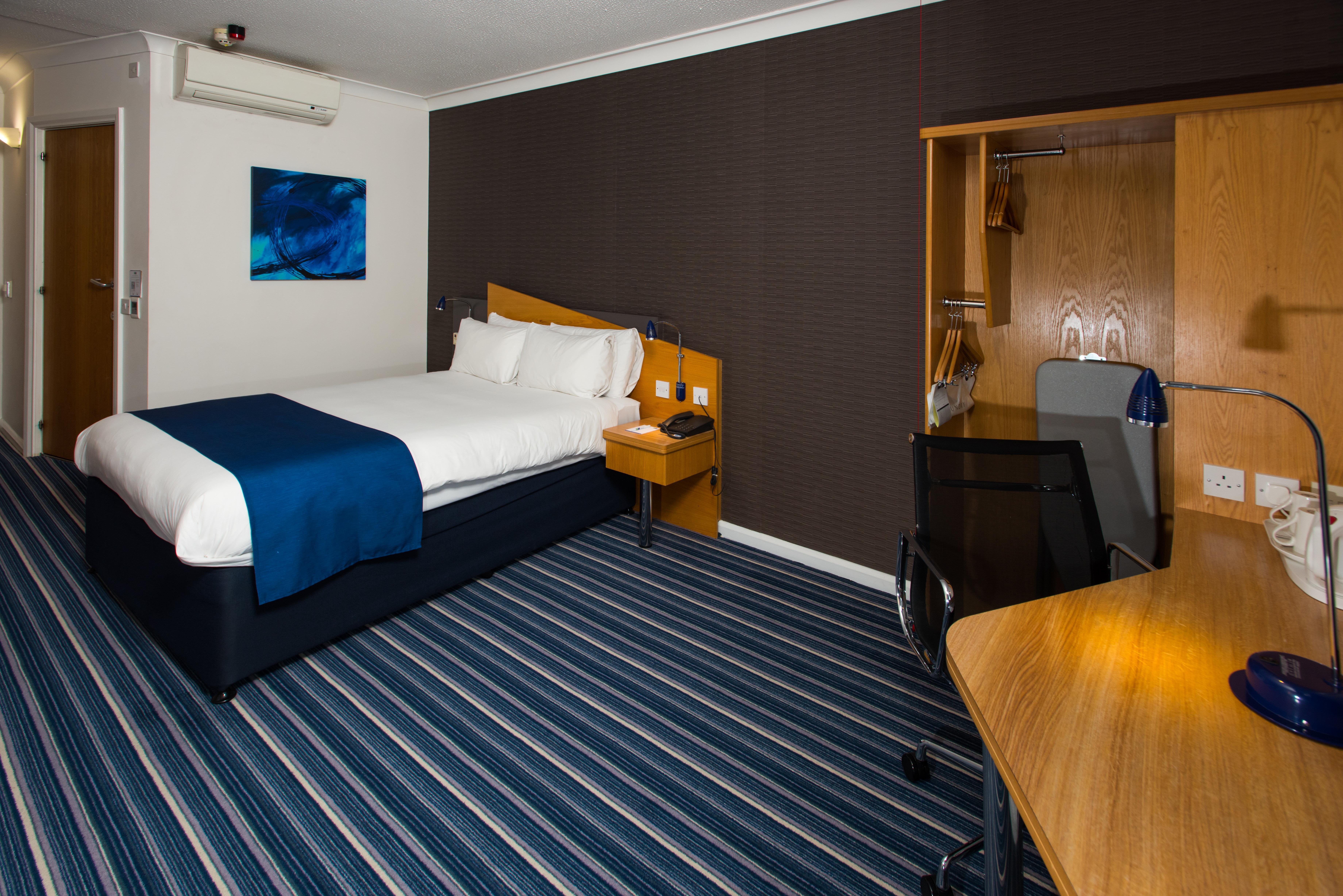 Holiday Inn Express Inverness By Ihg Exterior foto