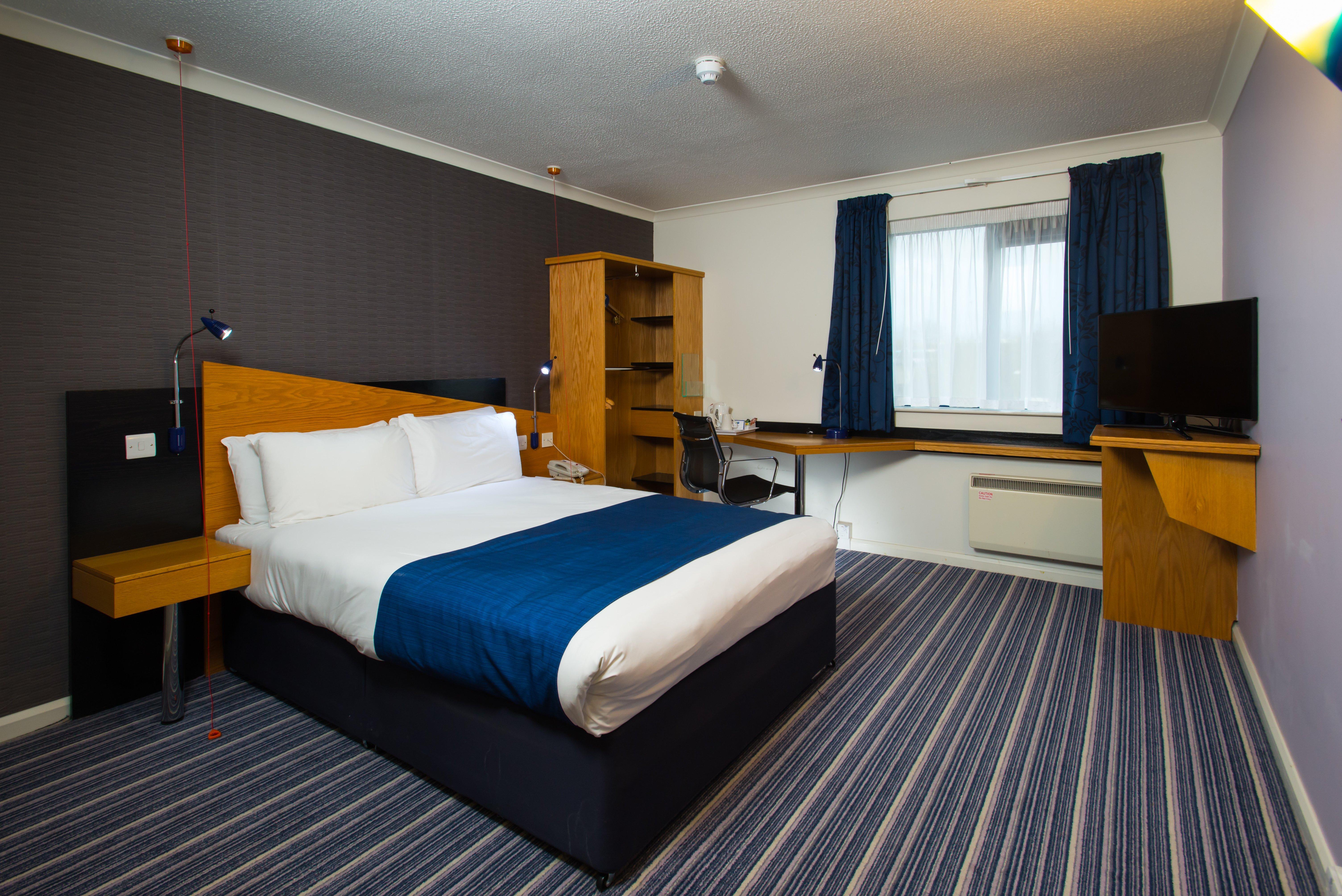 Holiday Inn Express Inverness By Ihg Exterior foto