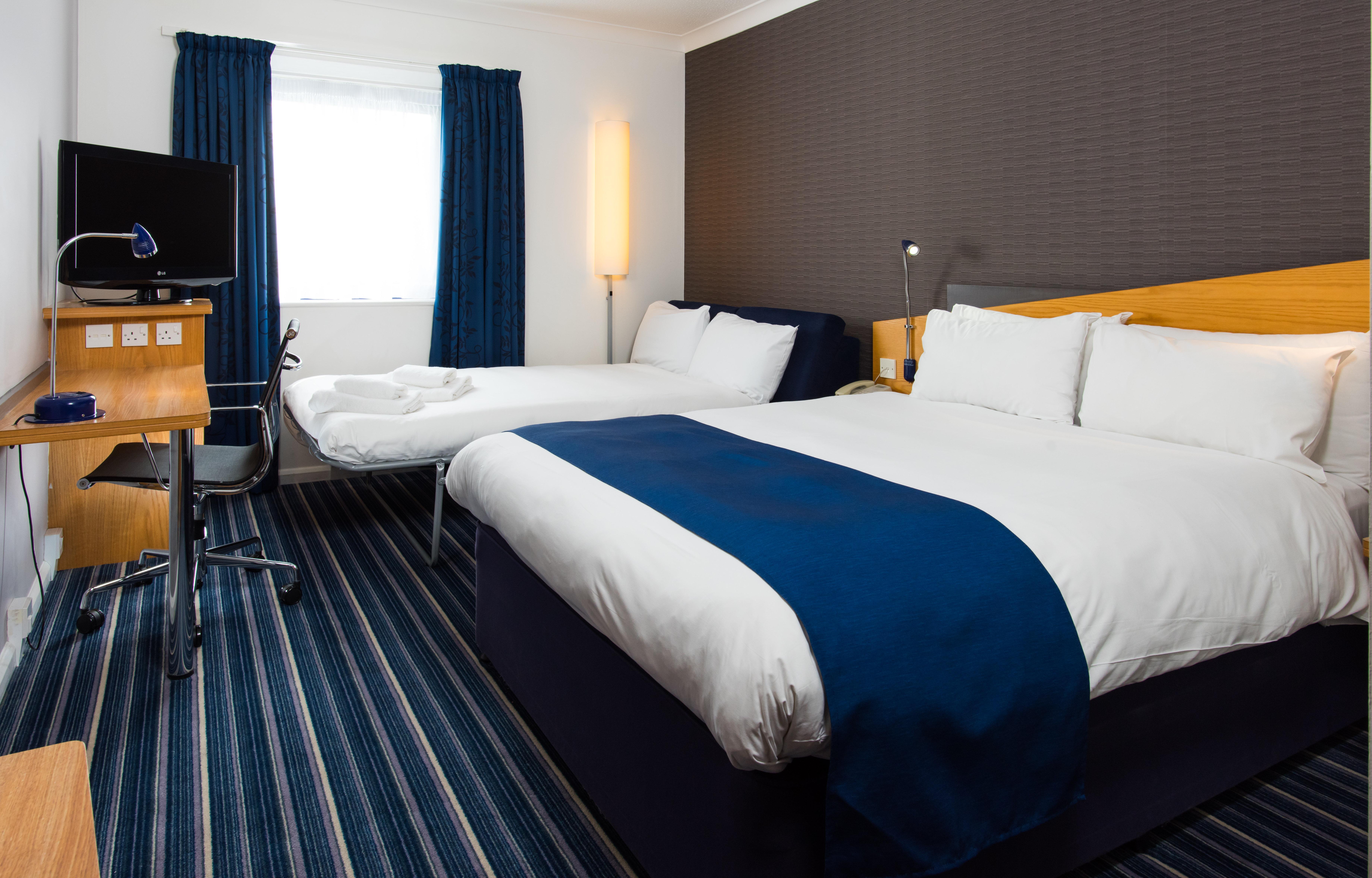 Holiday Inn Express Inverness By Ihg Exterior foto